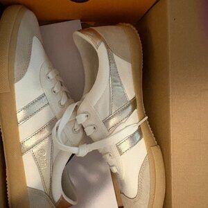 Gola Badminton Metallic Sneakers (size 8) -- Brand New, Never Worn